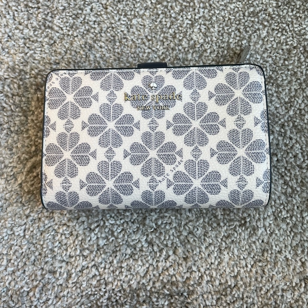 Kate Spade Spade Flower Dolly Duffle with Signature Spade Flower Wallet - Picture 8 of 9